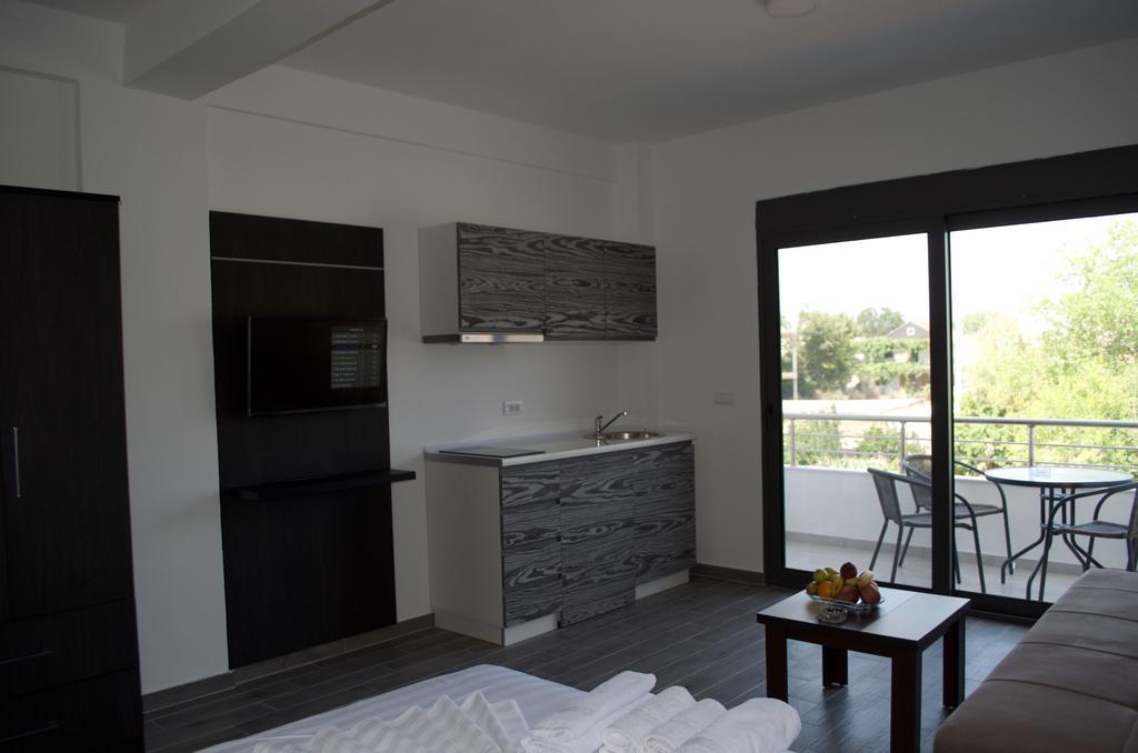 Flo Apartments Улцин Екстериор снимка