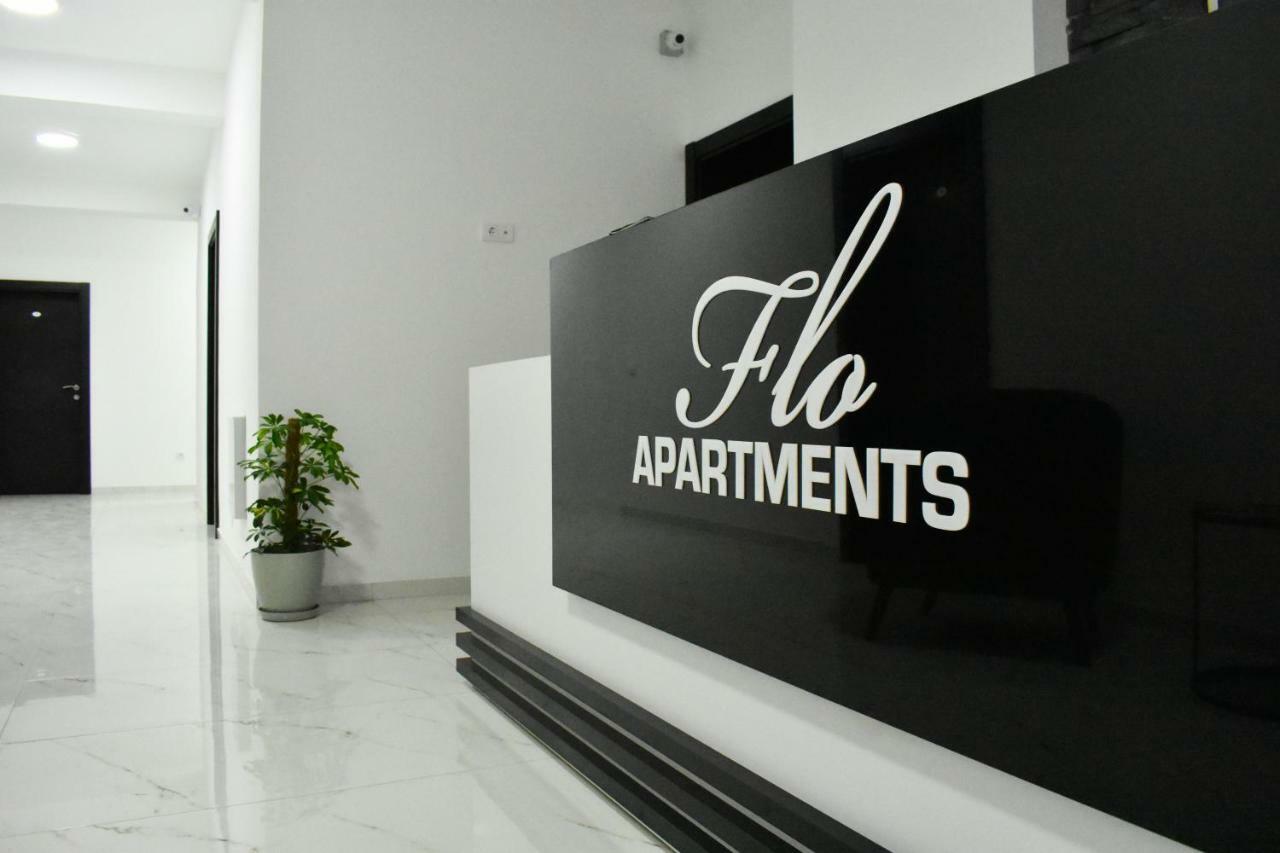Flo Apartments Улцин Екстериор снимка